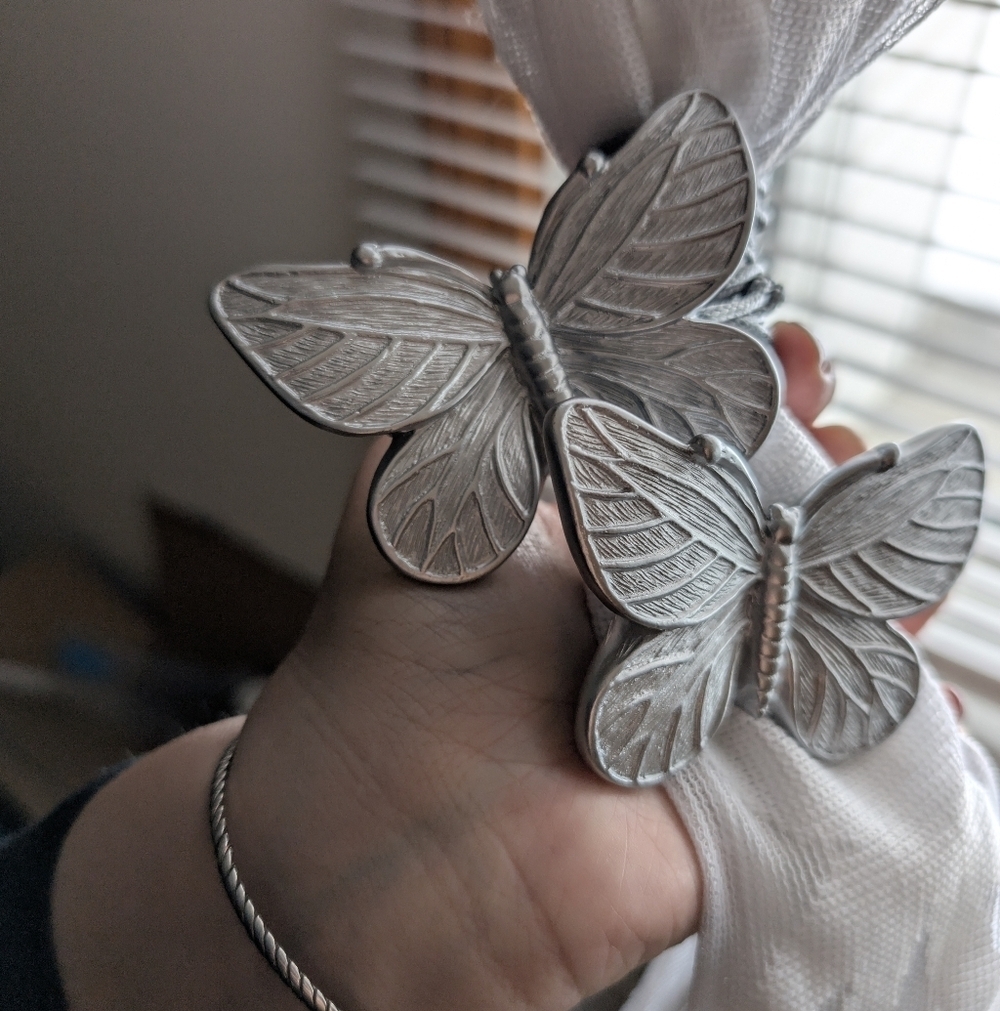 Magnetic Butterflies Curtain Tiebacks (Set of 2), Silver, Animals Baby Gift - Picture 7 of 7